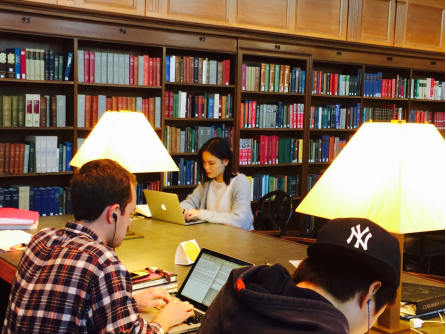 我见青山多妩媚，，料青山见我应如是