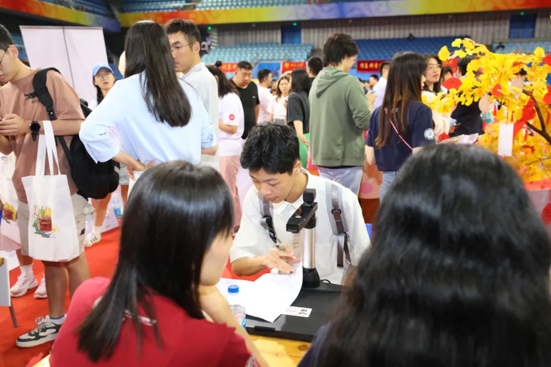 23E1A2A55D8C66F610B369FAE9C_FD2E0AF1_11CF8