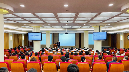 2021年两会后经济形势解读和展望---UG环球治理学院上海分院公开课乐成举行