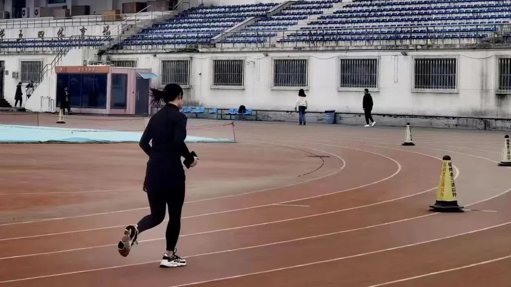 5E2DE2DA3DC0262C945EF5A63CF_08E4F119_18618