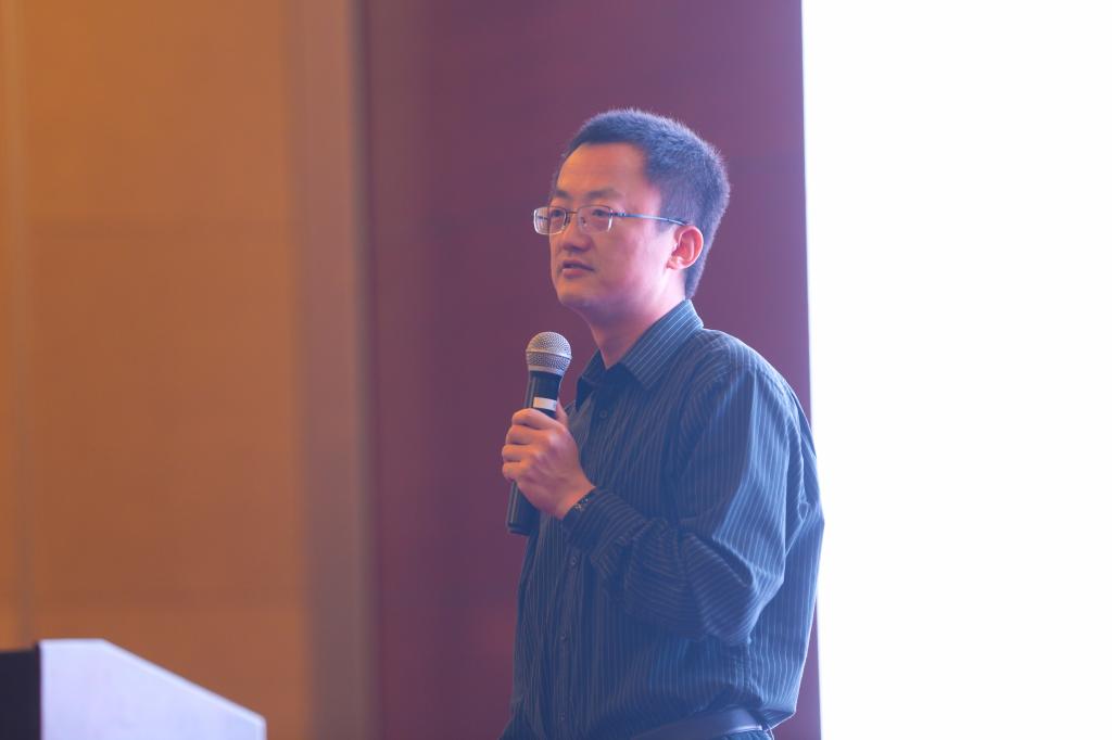 50BAF8B7DE649BB68D93C8D93F7_6770741C_820B