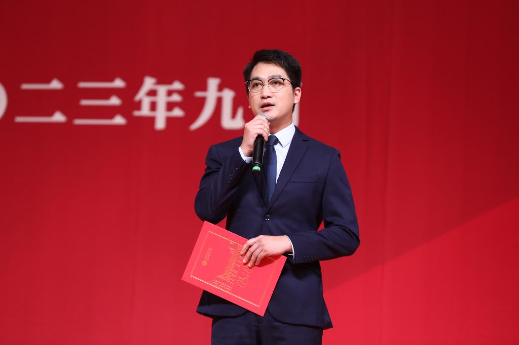 5D68CD7A277BDB12E3AD204A774_634EE332_8572